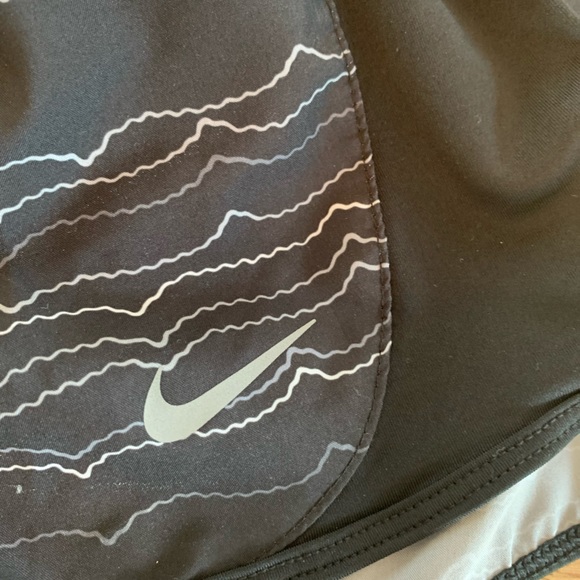 Nike Dri-fit Running Short Black Taupe Print Women’s M preloved - Picture 2 of 6